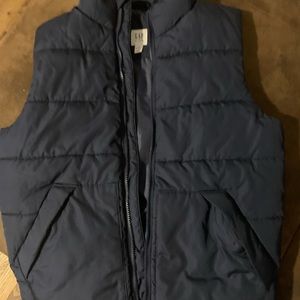 XL gap vest